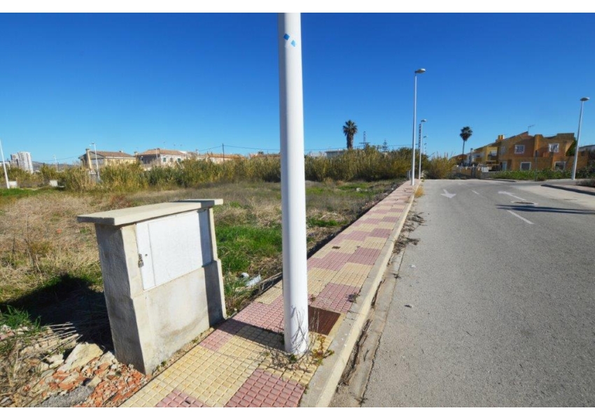 Nieruchomości w Hiszpanii - 4  działki budowlane 100 m od plaży w Cullera